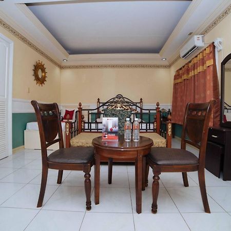 Reddoorz @ Fields Avenue Angeles City Exterior foto