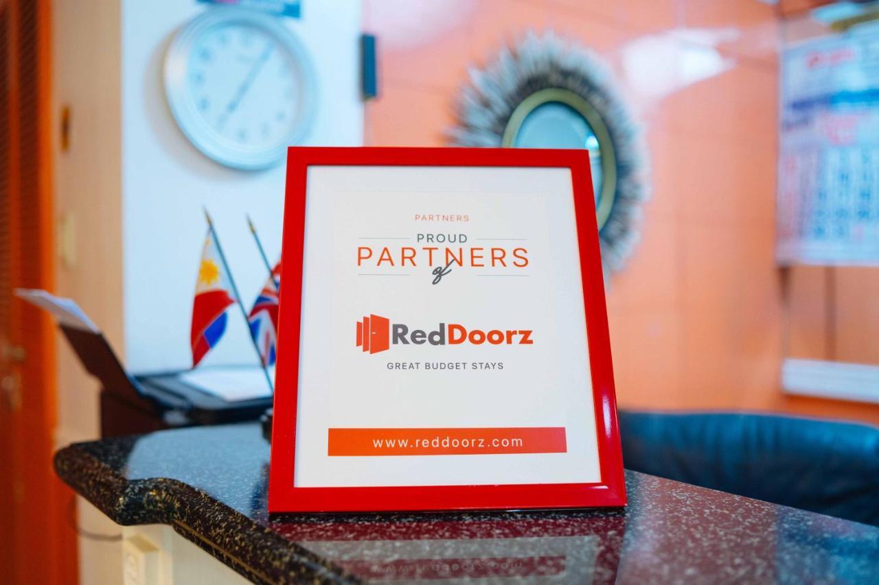 Reddoorz @ Fields Avenue Angeles City Exterior foto